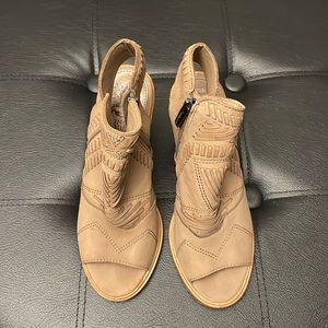 Vince Camuto size 5.5 Karinta block heel